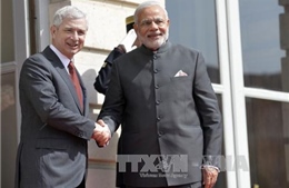 Thủ tướng Ấn Độ đến Paris tạo "hợp đồng thế kỷ"